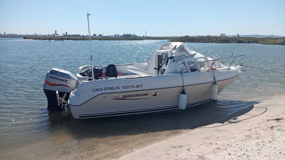 Barco Quiksilver Semi Cabinado