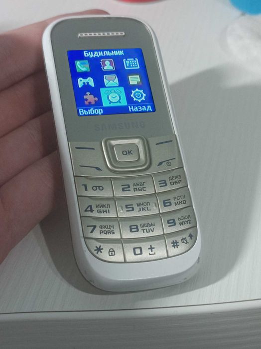 Телефон Samsung GT-E1200M