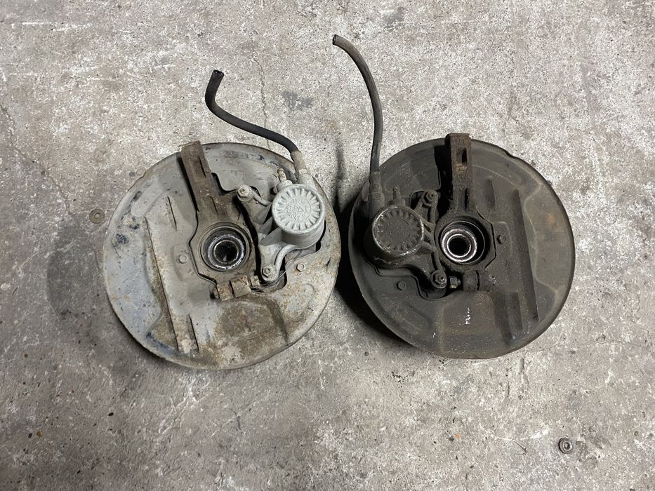 Поворотний кулак цапфа супорт диск Таврія славута