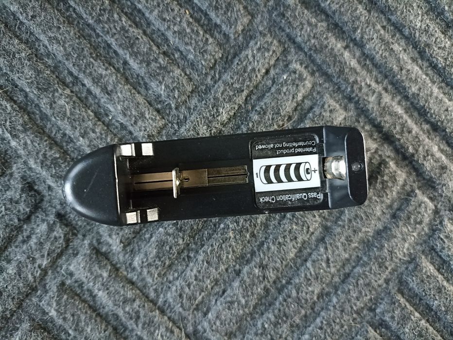 Лазерна указка (не працює)