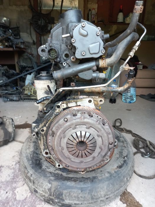 Двигатель двигун мотор фольксваген транспортер т5 1.9 BRS