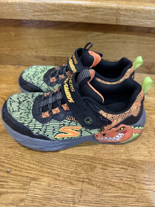 Продам кросівки для хлопчика Skechers