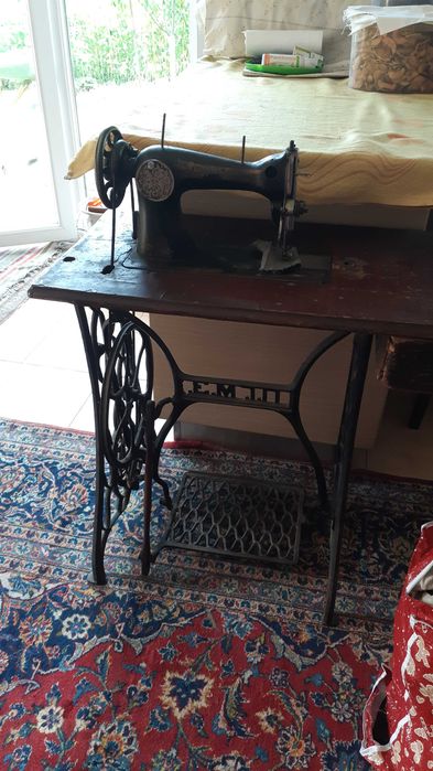 Швейна машинка Чайка