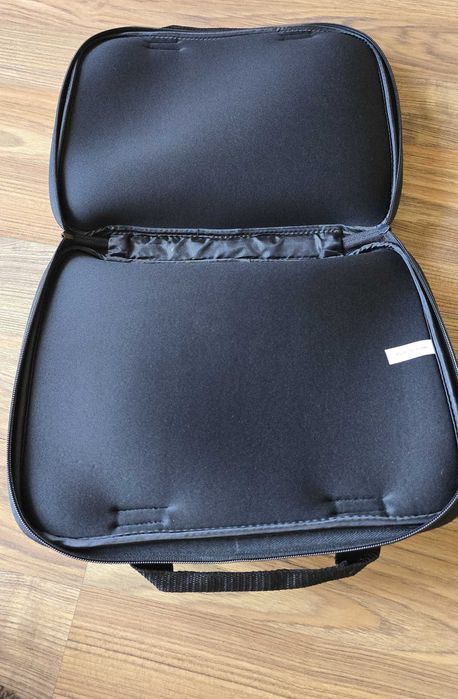 Piękny pokrowiec na laptopa, czarny