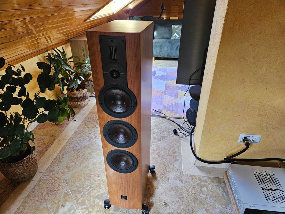 Coluna de chão Hi End Dali Rubikore 8 Natural Walnut