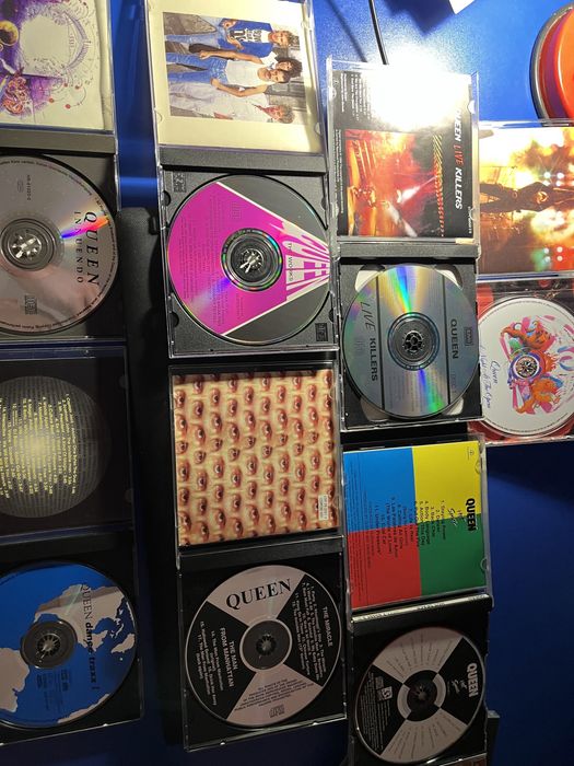 queen cd - купити CD, DVD диски - Ціна на OLX.ua
