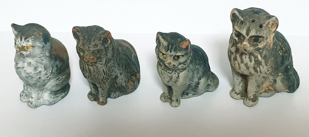 pequenos lindos antigos gatos em faiança portuguesa-Caldas da Rainha