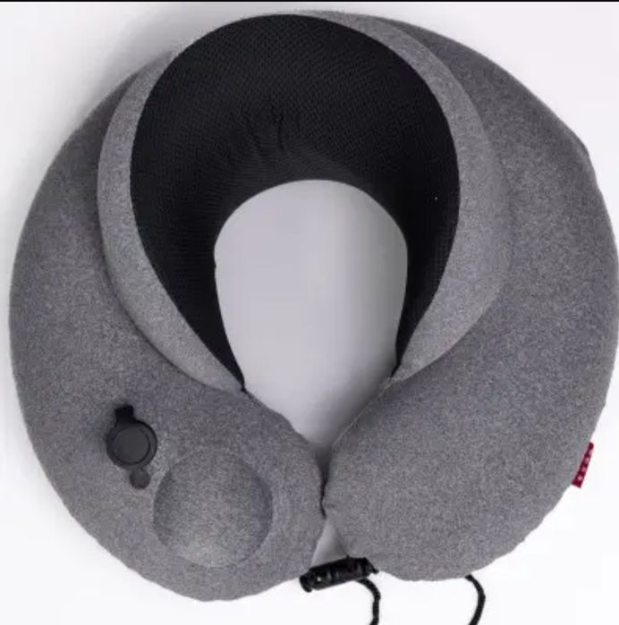 Подушка надувна для шиї з вирізом.