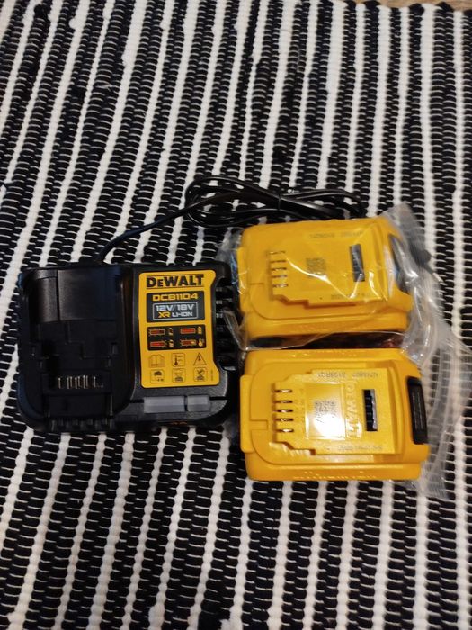 Zestaw zasilający 18v  2x5.0/dcb1104