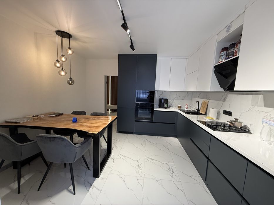 Продажа  стильной 3 ки в новом доме в центре