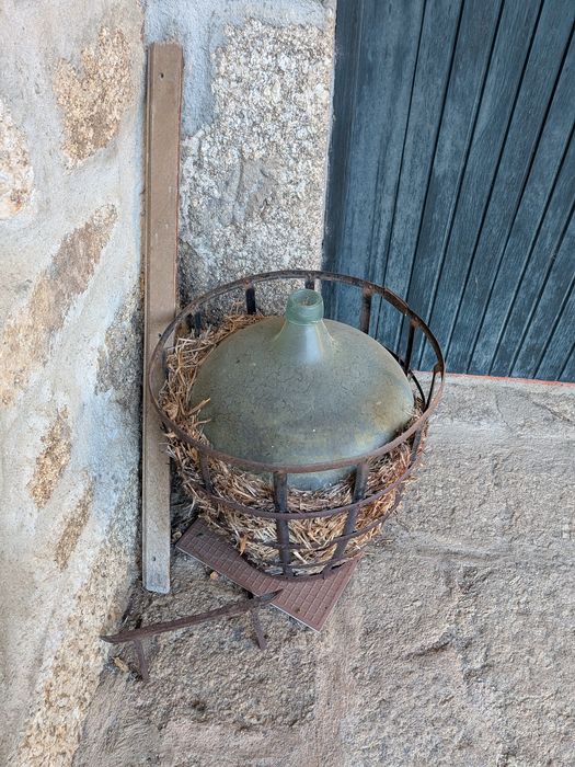 Garrafões de vidro grandes
