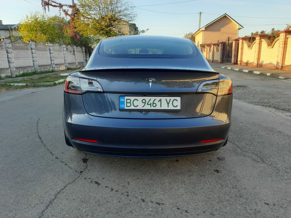 Продам Tesla model 3