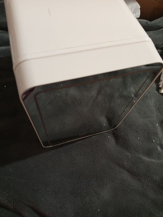 Mini lodówka z lusterkiem