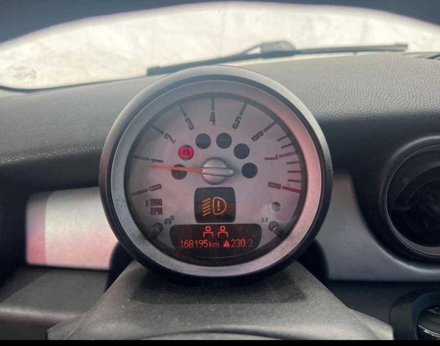 Mini One 1.6 gasolina ano 2010