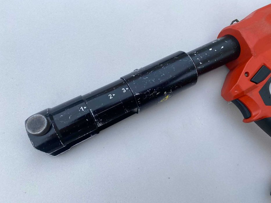 HILTI  zaciskarka do rur NPR 32-A  pistoletowa