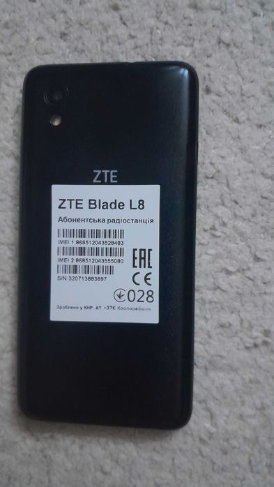 Телефон смартфон ZTE, та Samsung