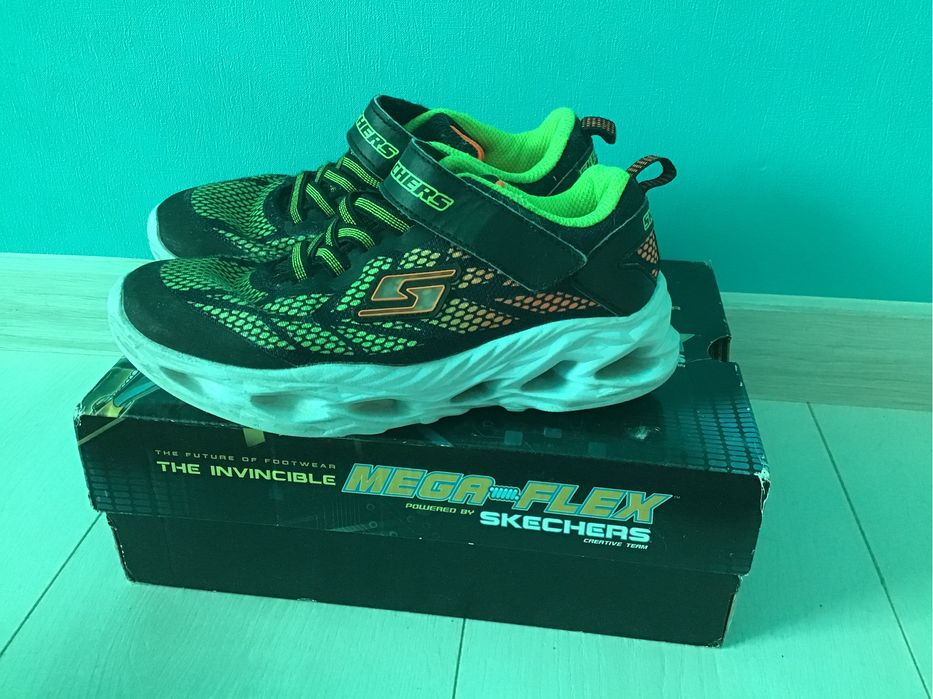Продам кросівки Skechers