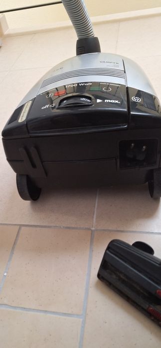 Aspirador  de saco vampyr AEG em ótimo estado