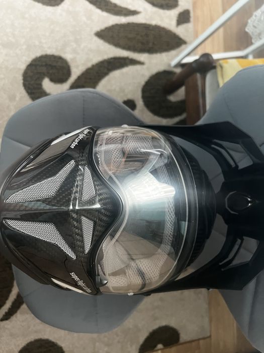Шолом Nishua Enduro Carbon