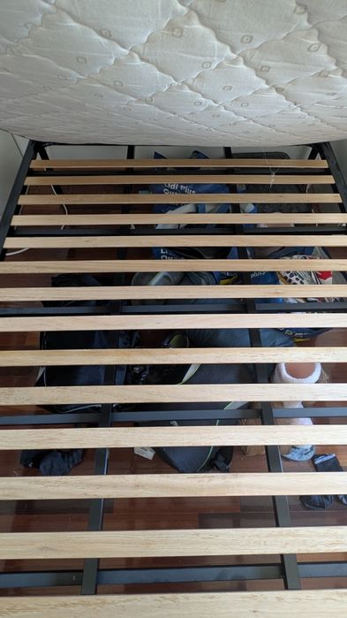 Cama de casal em ferro 190cm x 140cm