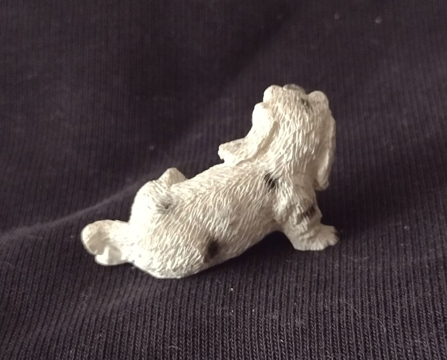 Figurka małego pieska