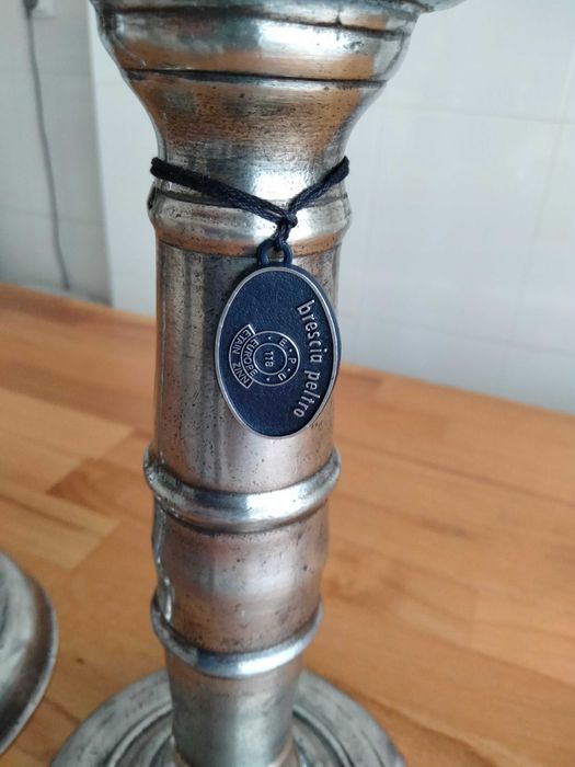 Castiçais em estanho Les etains de brescia