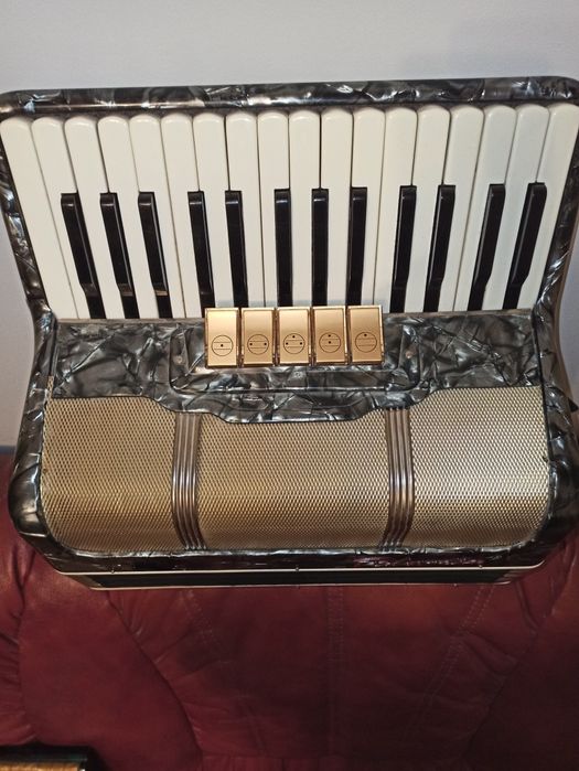 Akordeon Piakordia 60 bas