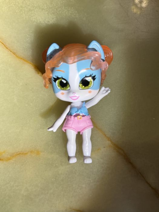 Лялька іграшка -сюрприз: Purrista Girls  з волоссям, яке світиться.