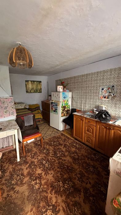 Продаж будинку з землею під реконструкцію або дачу