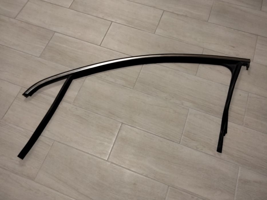 Уплотнител Дверей хром рамка VW PASSAT B6