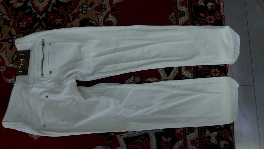 Жіночі  брюки білого кольору