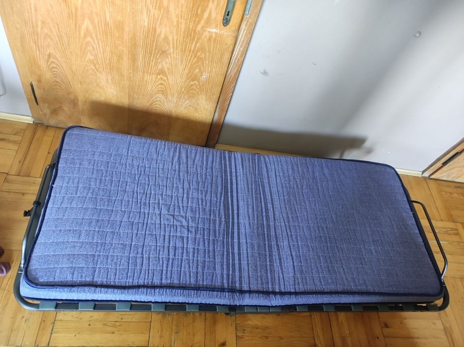 Rozkładane łóżko polowe materac stelaż prycza