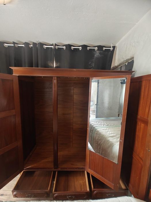 Quarto completo (madeira mogno)