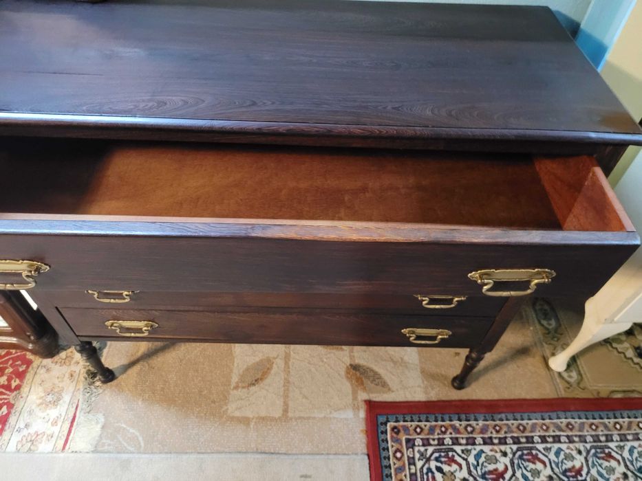 Cómoda antiga em madeira maciça - Bom estado geral