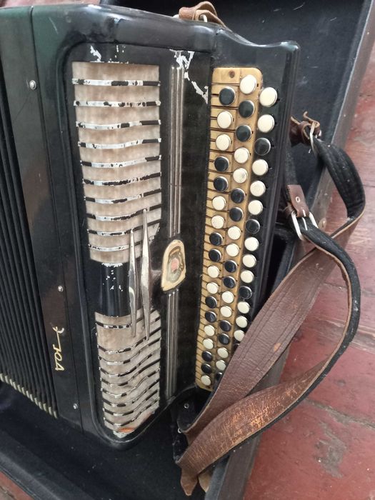 Баян рабочий дешево с чехлом 999 грн