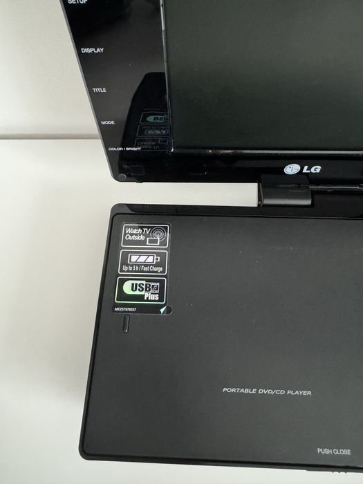 Portable DVD/CD player