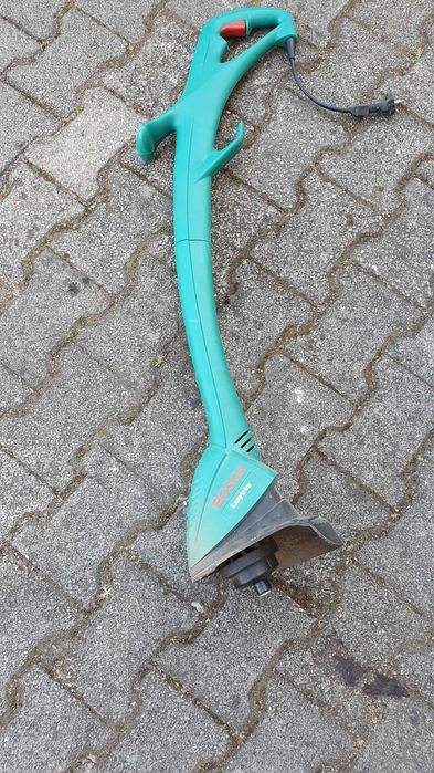 Máquina de cortar relva e apardor, electrica.