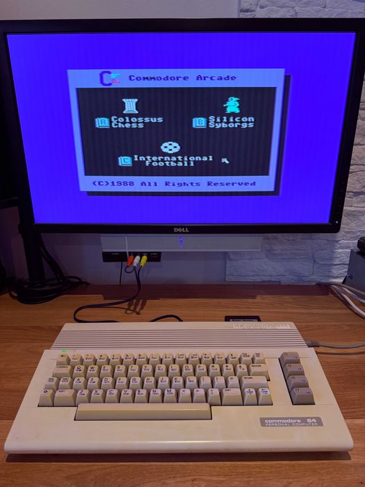 Commodore 64C sprawny – kultowy retro komputer – stan bardzo dobry #2