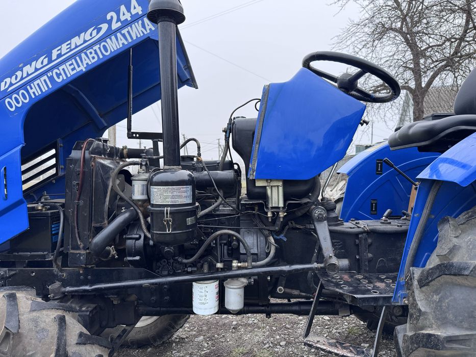 Трактор Донфенг 244