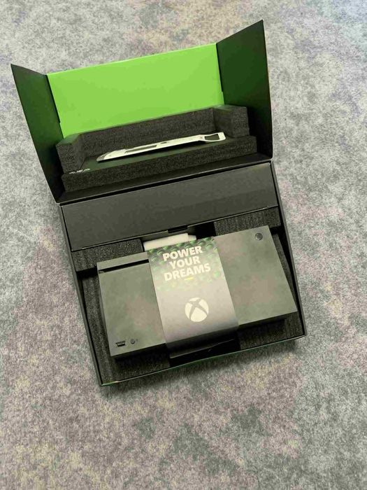 Xbox Series X + dodatki (cena do negocjacji) LUB ZAMIANA