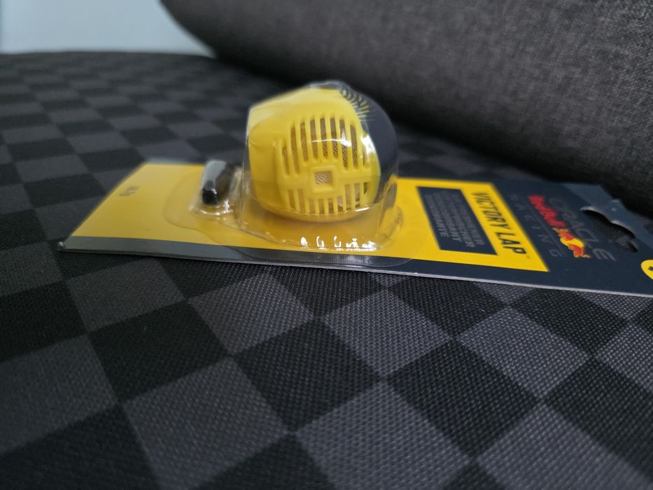 Zapach samochodowy, Oracle Red Bull Racing, victory lap, kask