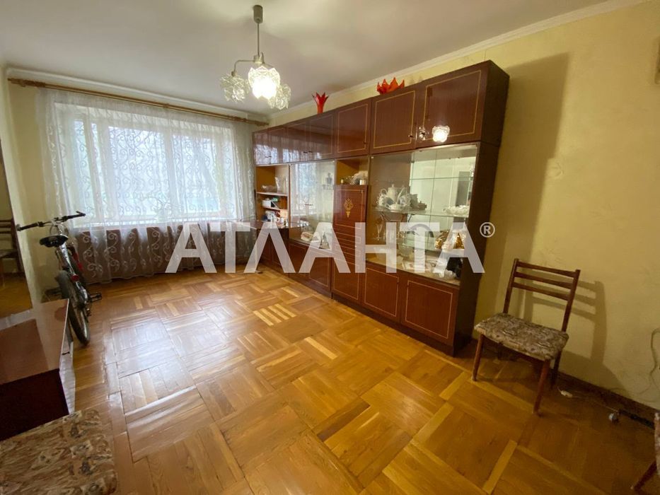 Трикімнатна квартира Таірово Інглезі Королева