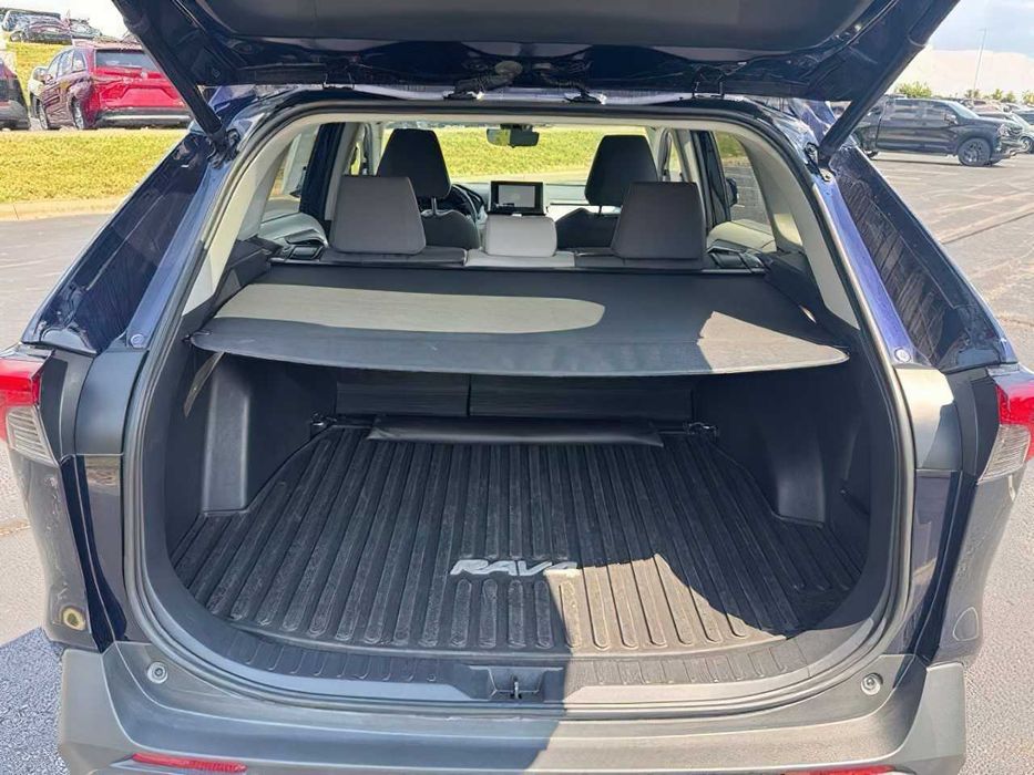 Toyota RAV4 2.5 Hybrid      2023