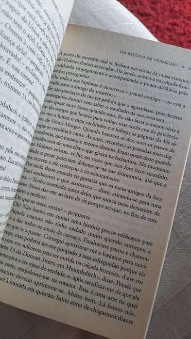 Livro "Um Estudo Em Vermelho" - Sherlock Holmes