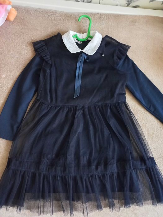 Шкільна форма для дівчинки