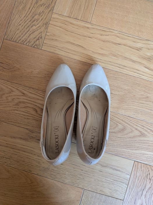 Buty na obcasach Lasocki beżowe 37
