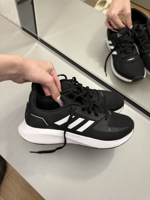 кросівки adidas чорні