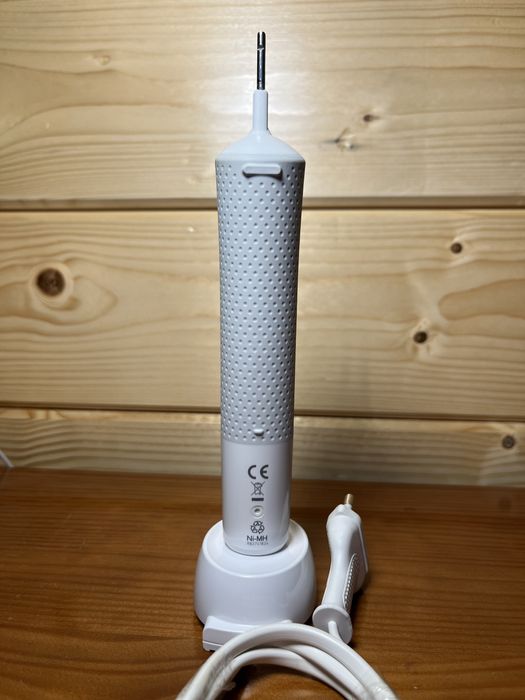 Escova de dentes elétrica Oral B