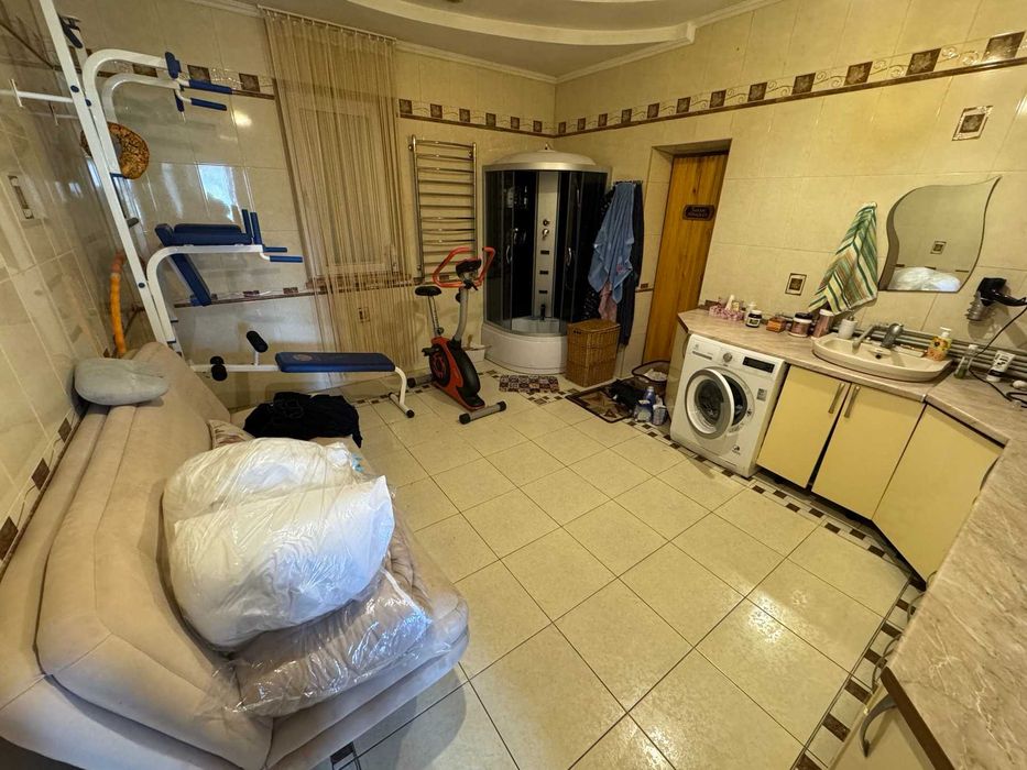 ‼️Центр‼️Цегляний будинок, 255 м², 15 соток, баня та басейн