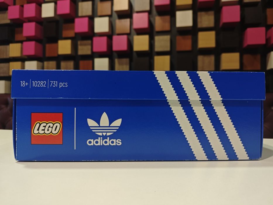 LEGO ICONS 10282 adidas Originals Superstar
